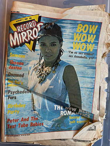 Record mirror bow - bow, wow